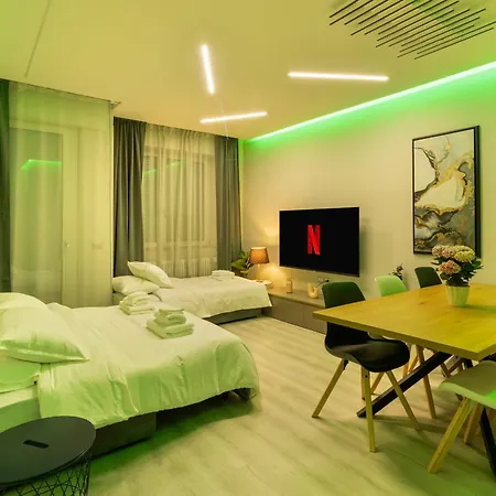 Santa Caterina - Netflix Garage Box P... بوردينوني